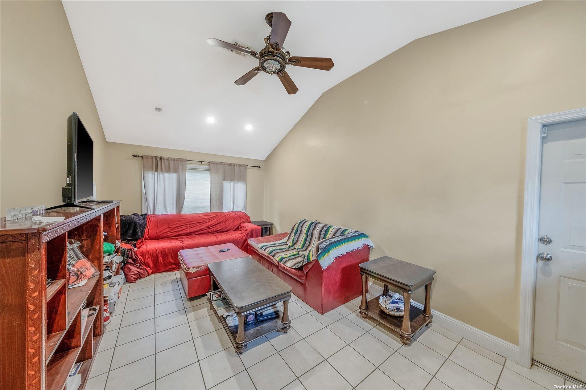 263 N Park Drive Property Photo 6