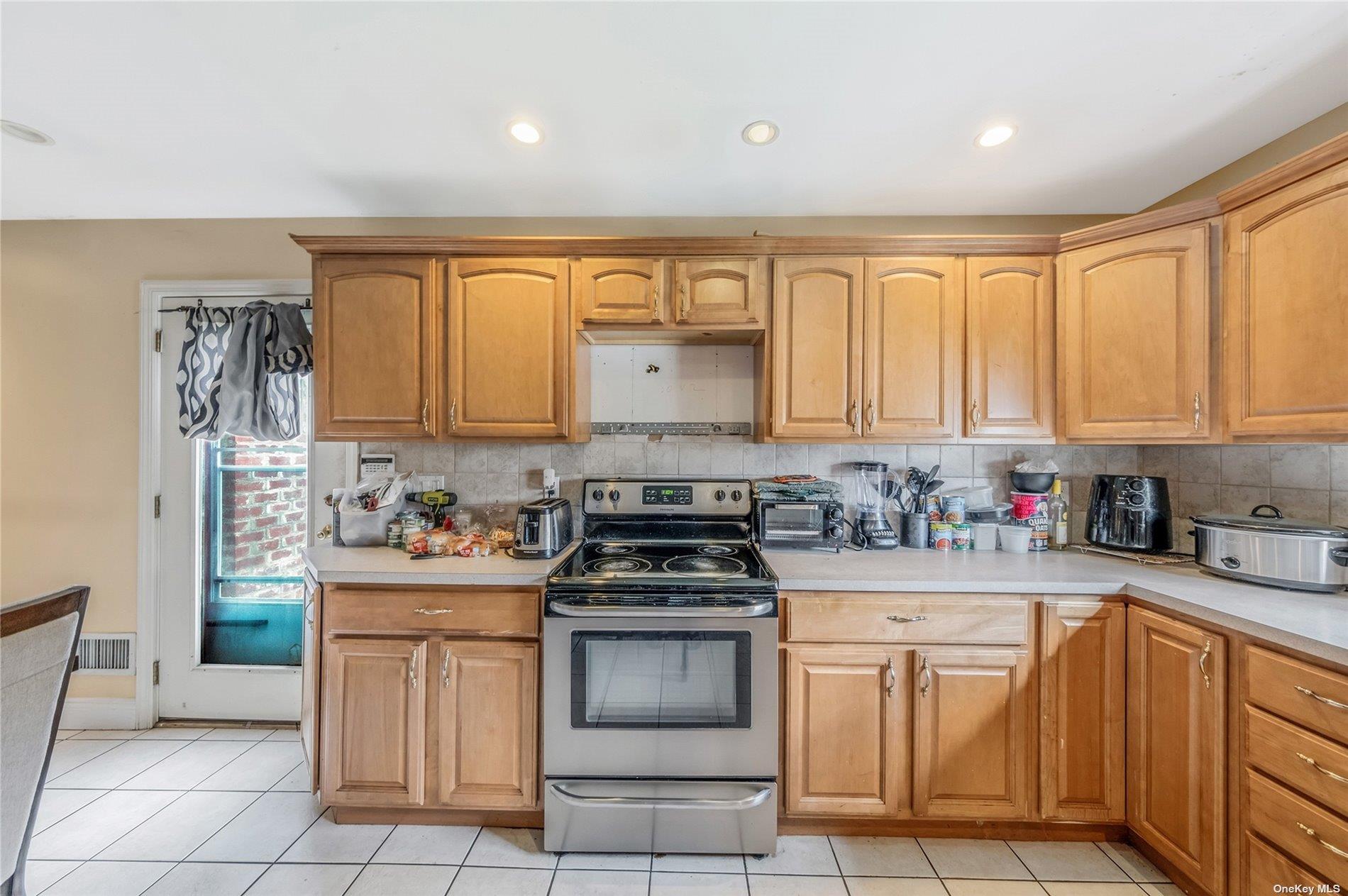 263 N Park Drive Property Photo 11