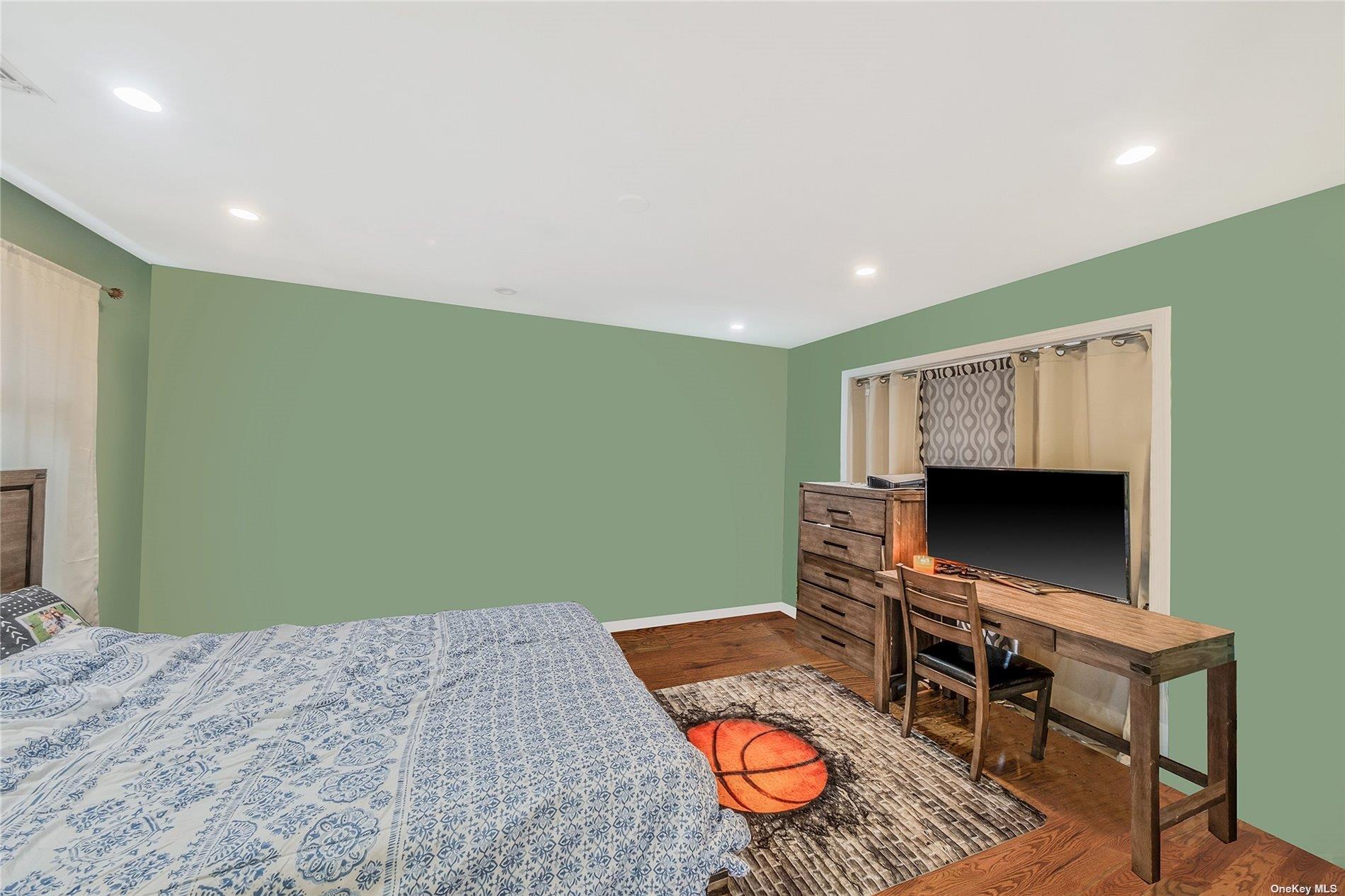 263 N Park Drive Property Photo 13