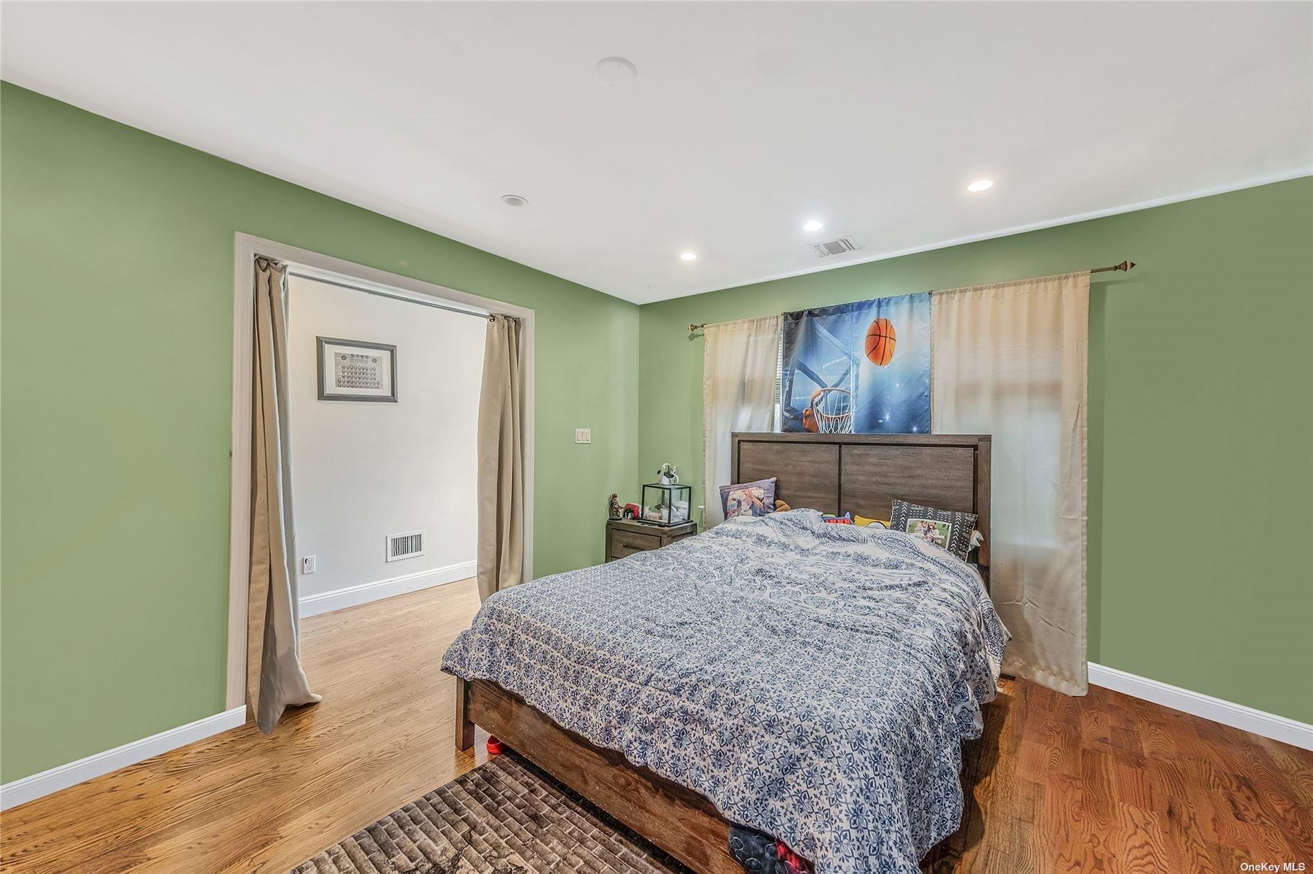 263 N Park Drive Property Photo 14