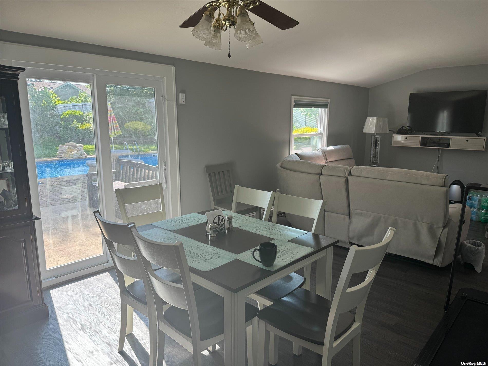 47 College Hills Drive Property Photo 5