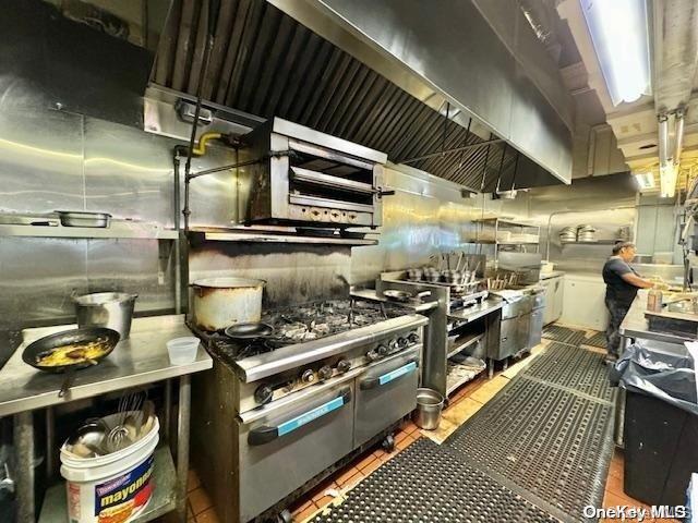 1175 W Main Street Property Photo 4