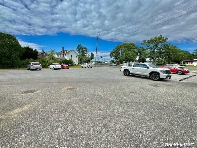 1175 W Main Street Property Photo 9