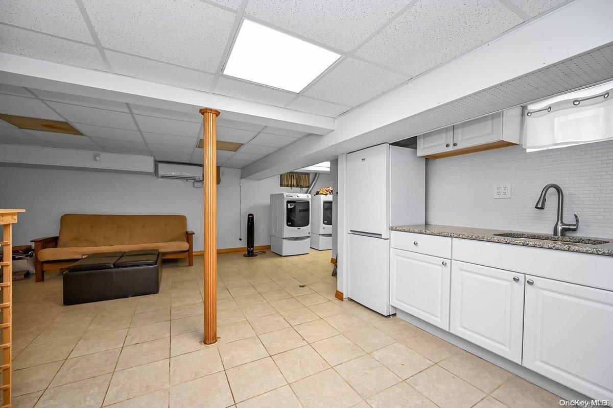 207-15 39th Avenue Property Photo 18