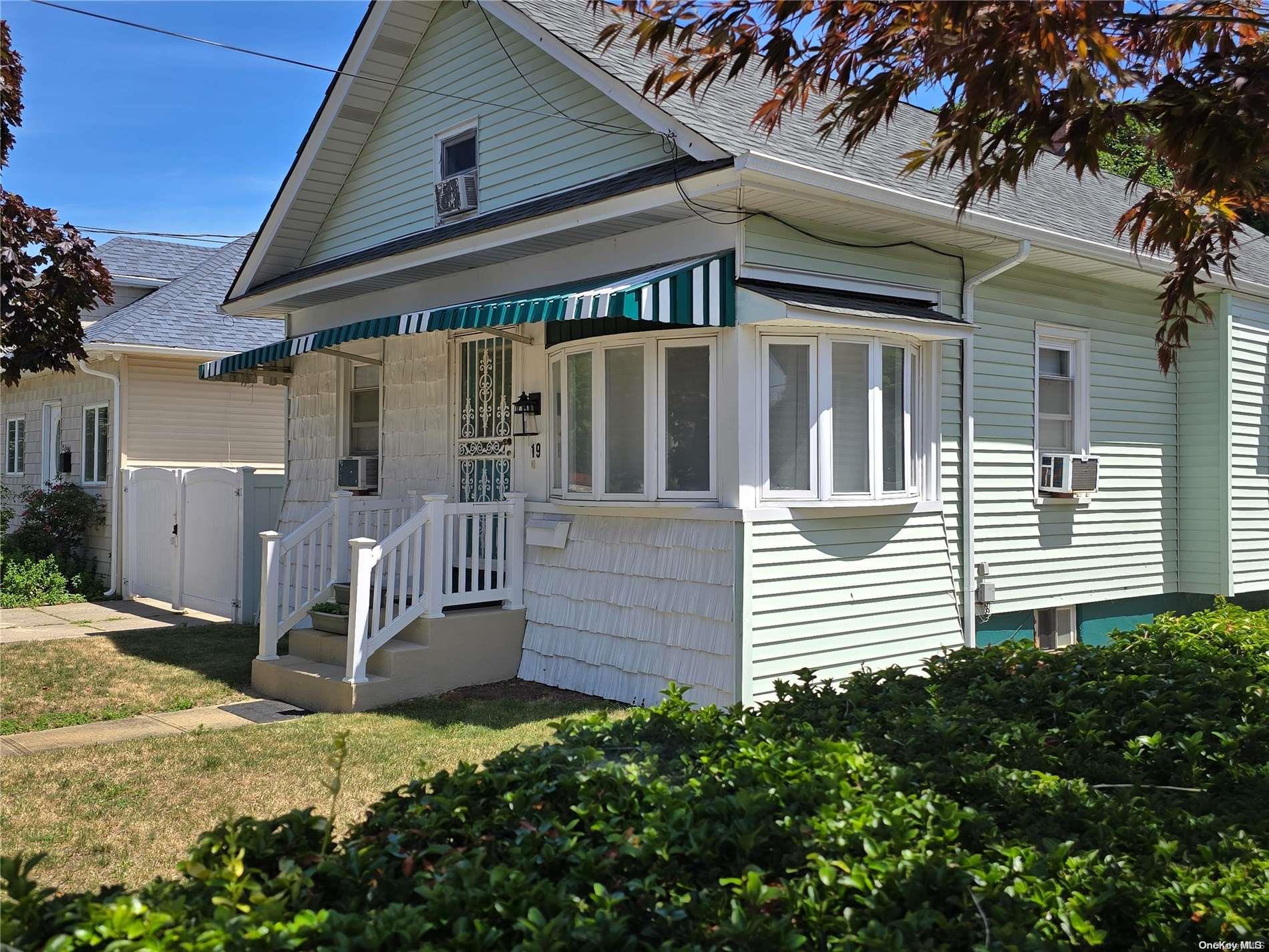 19 Independence Avenue Property Photo 1