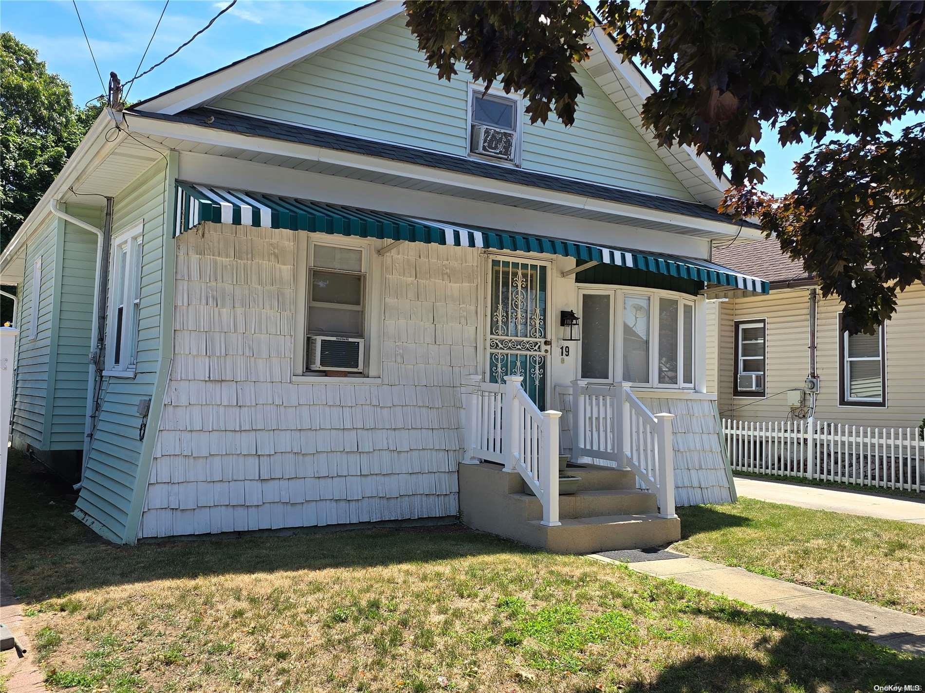 19 Independence Avenue Property Photo 2