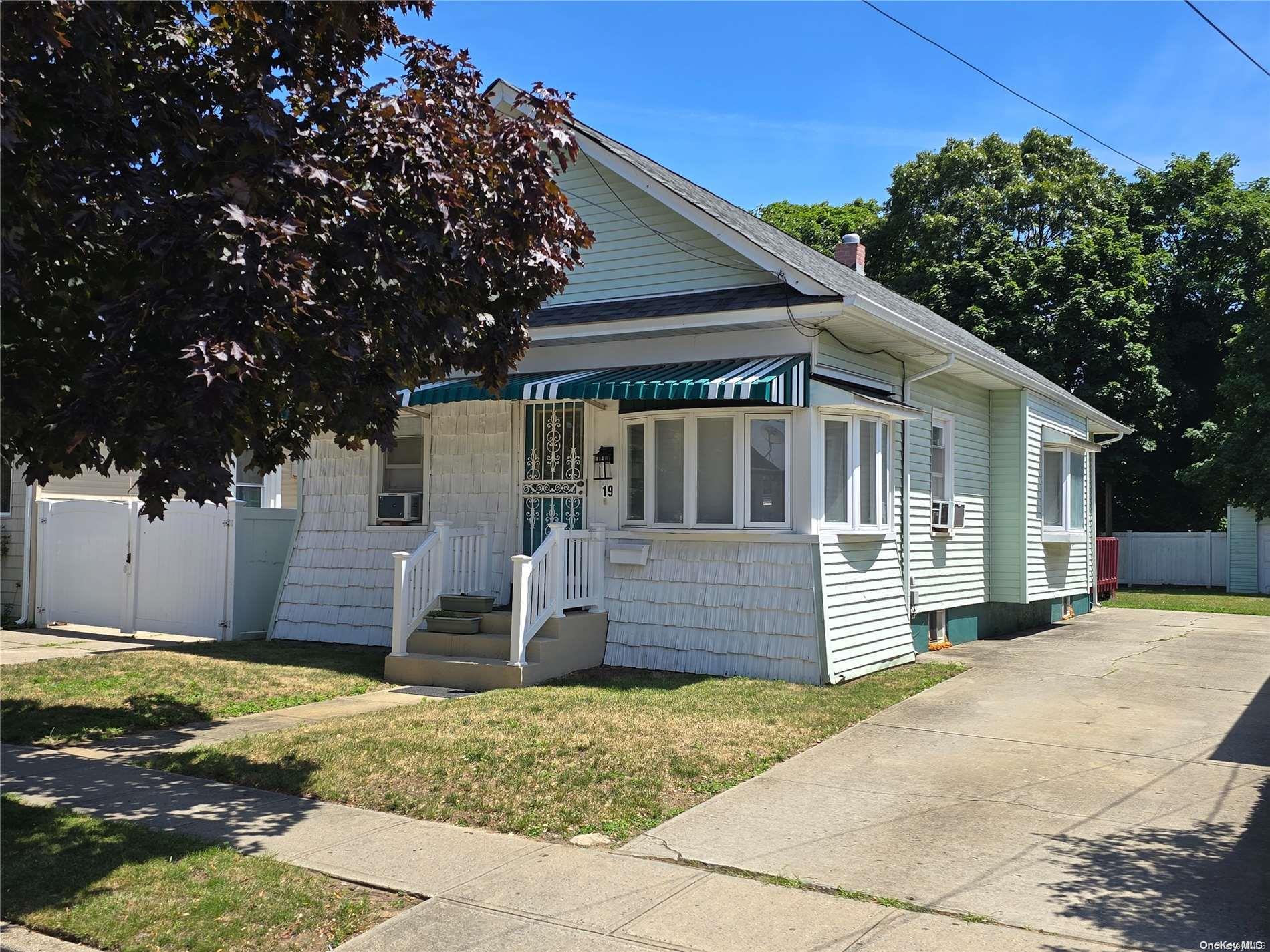 19 Independence Avenue Property Photo 5