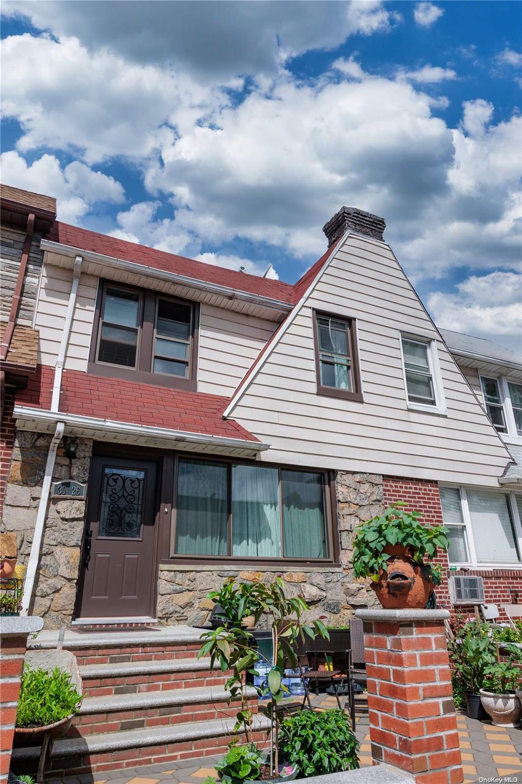 30-26 87th Street Property Photo 4
