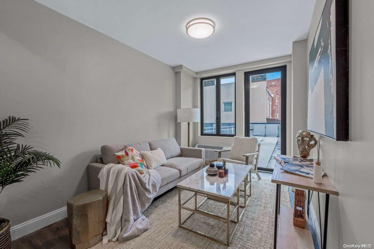 163-07 72 Avenue 4e Property Photo 3