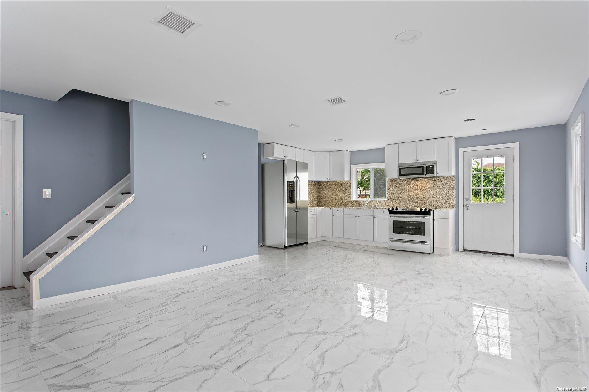 9 Capobianco Street Property Photo 7