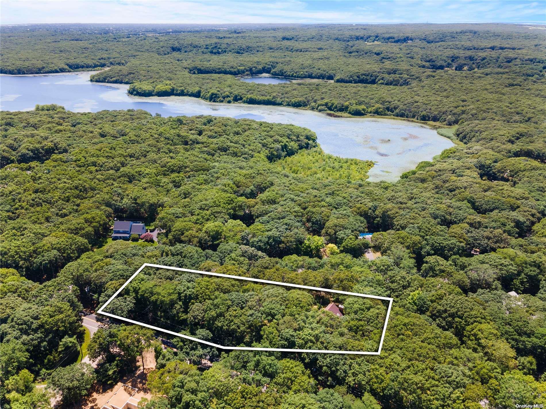 15 Round Pond Lane Property Photo 1
