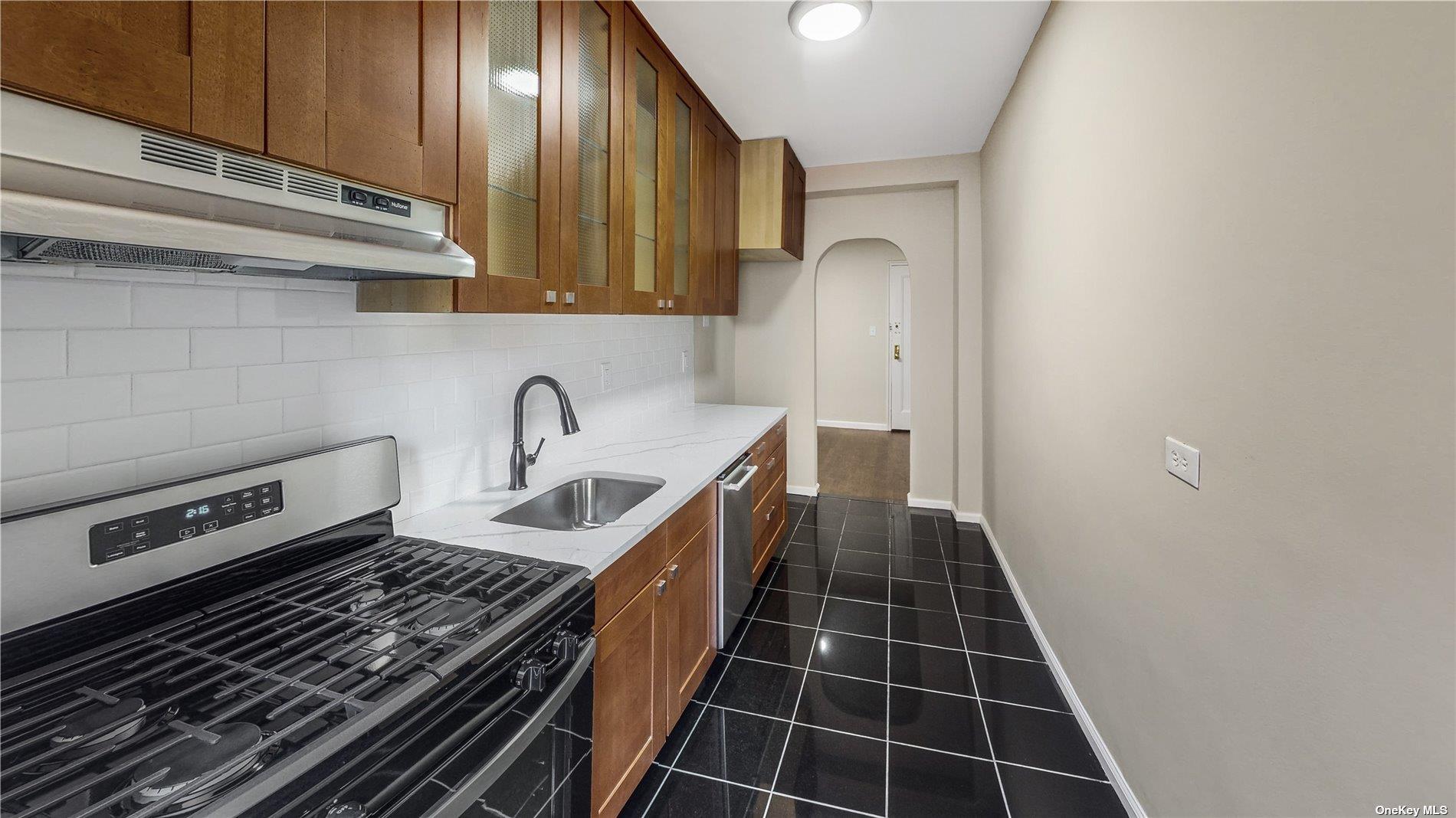 35-38 75th Street 4c Property Photo 1