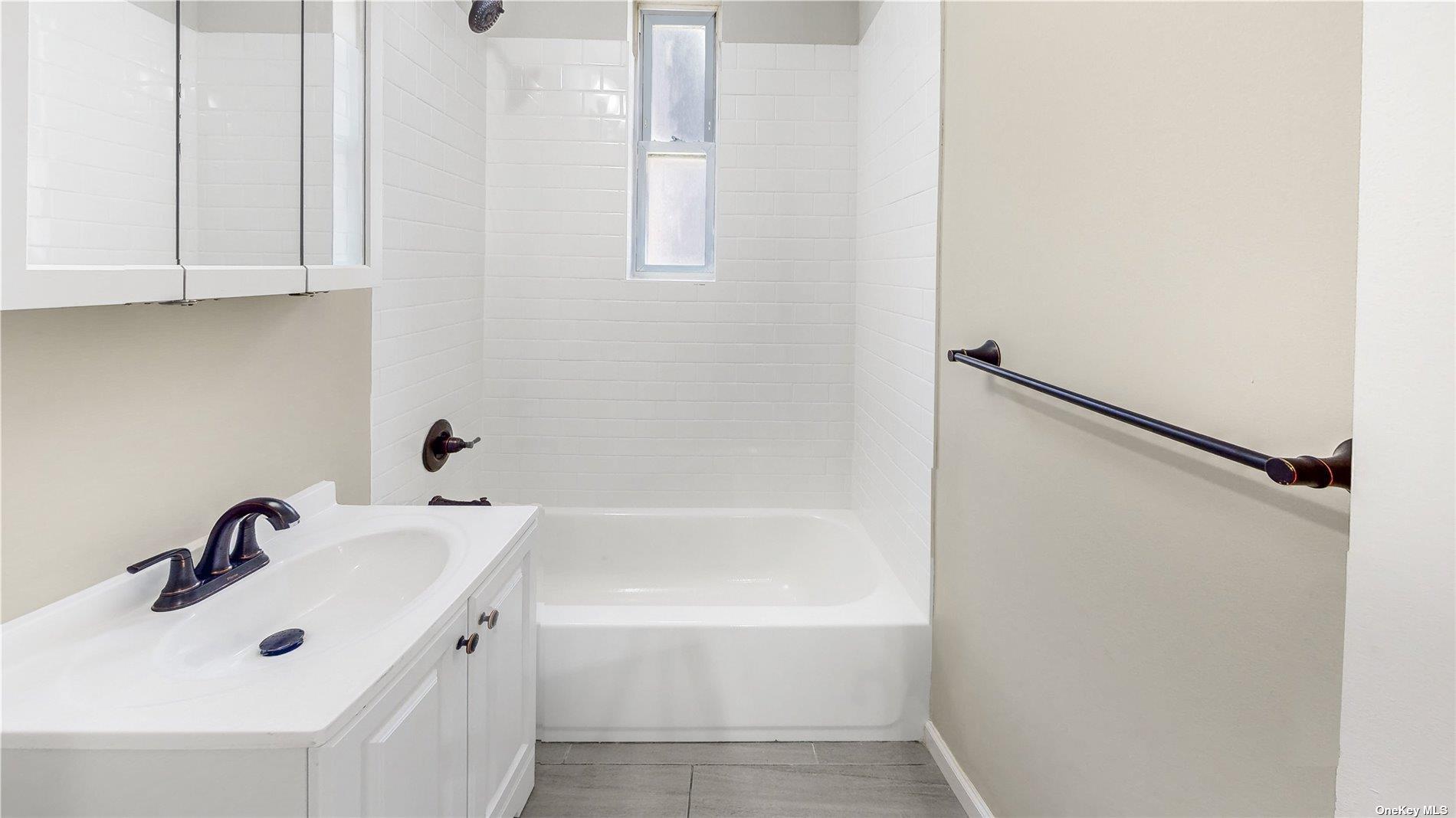 35-38 75th Street 4c Property Photo 8