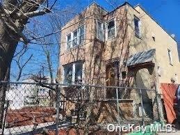 233-01 Mentone Avenue Property Photo 1