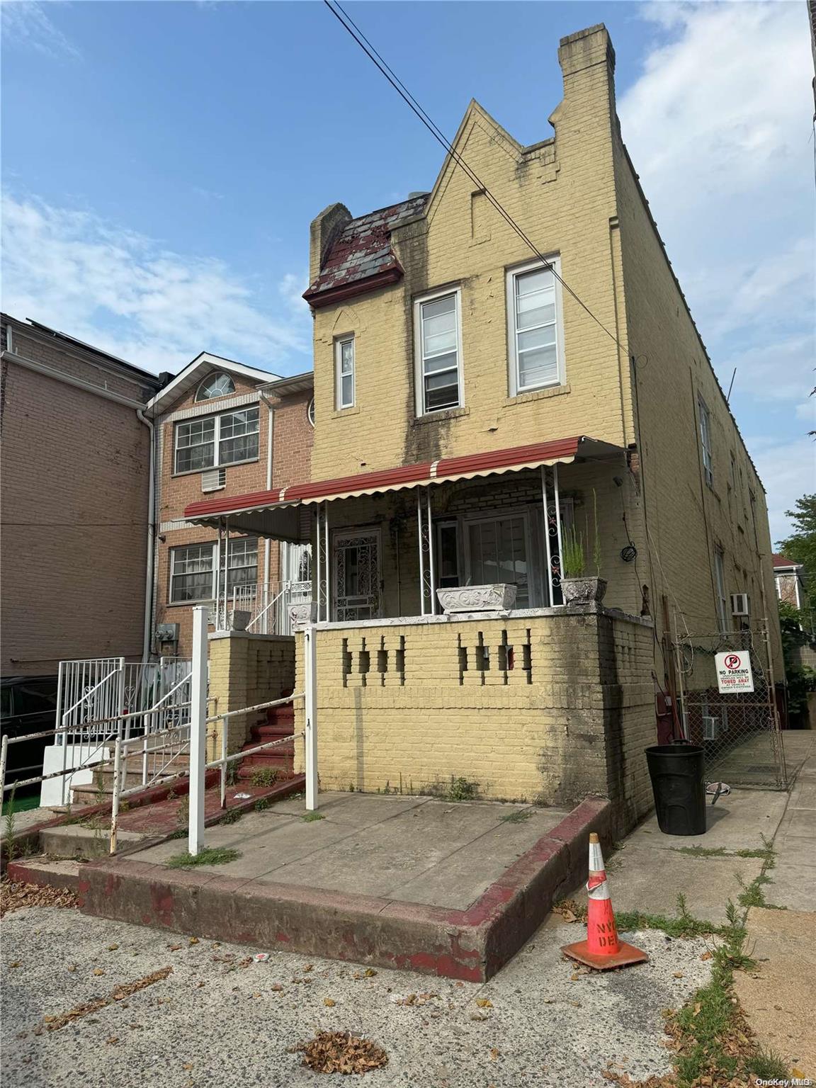 711 E 52nd Street Property Photo