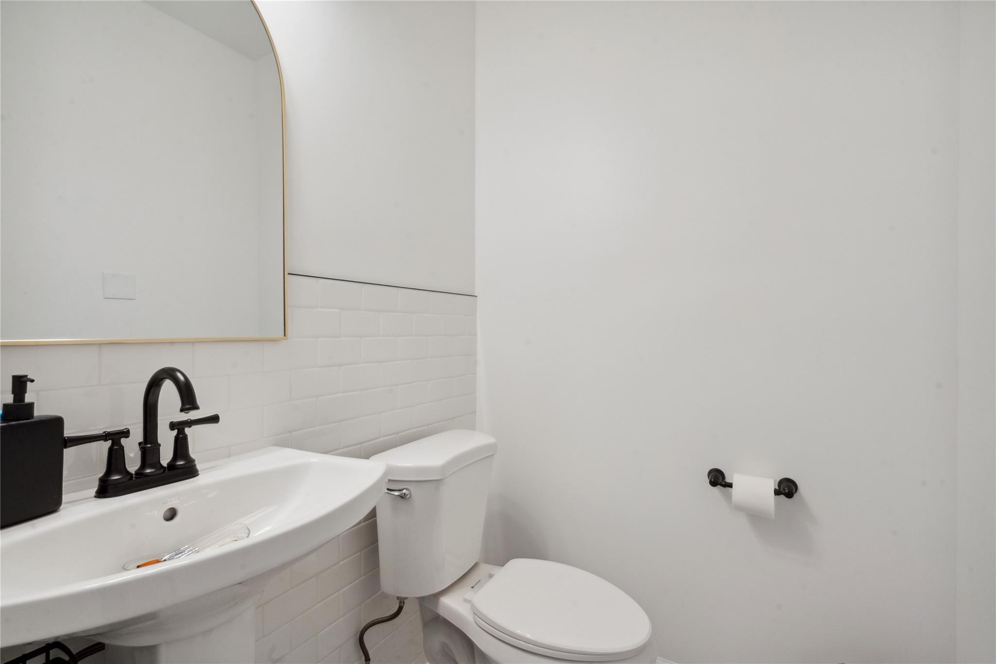 253 Sea Cliff Avenue Property Photo 12