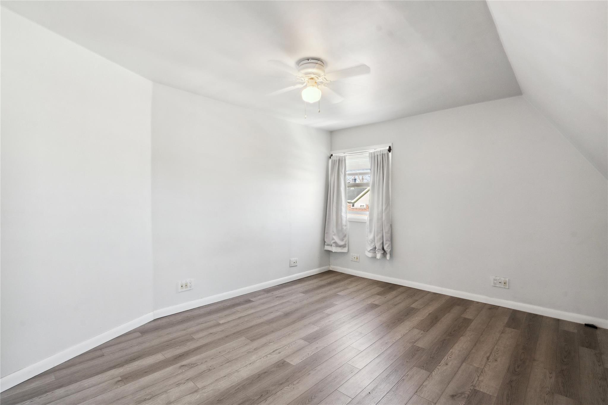 253 Sea Cliff Avenue Property Photo 21
