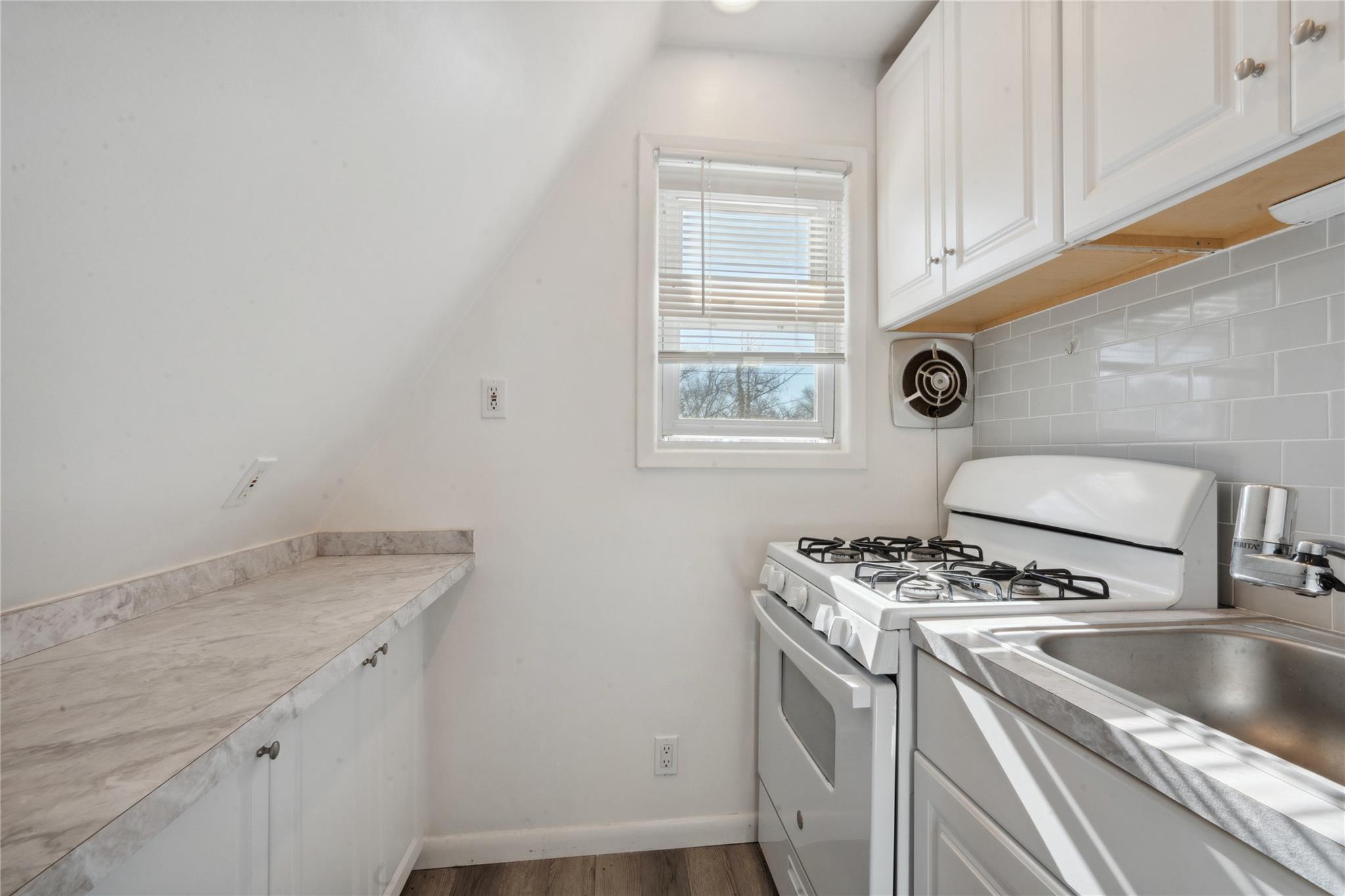 253 Sea Cliff Avenue Property Photo 22