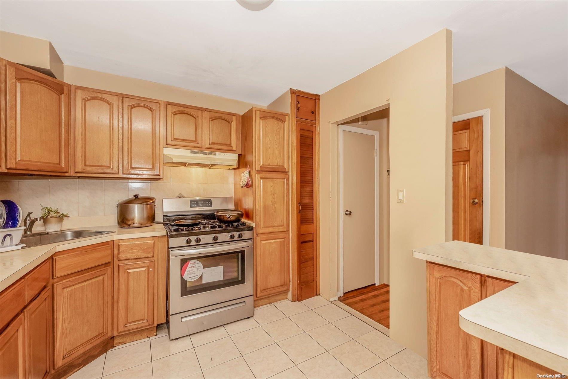 8008 Avenue J Property Photo 18