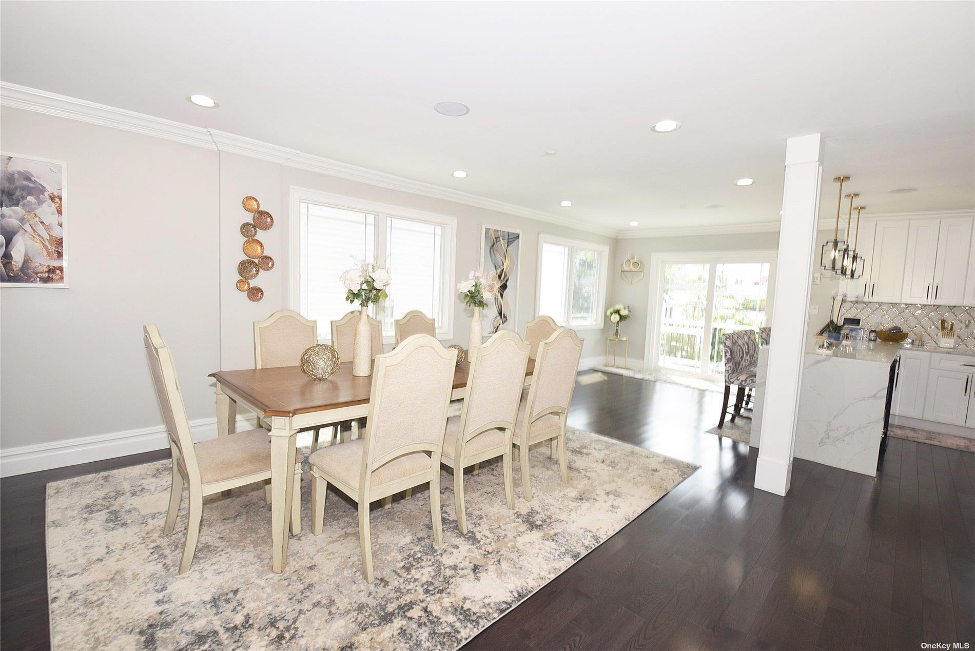 46 E Fulton Street Property Photo 8
