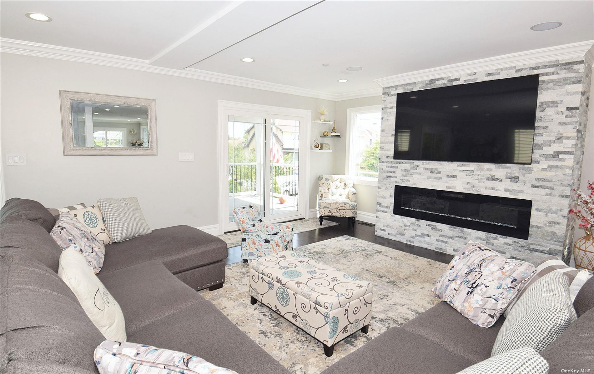 46 E Fulton Street Property Photo 15