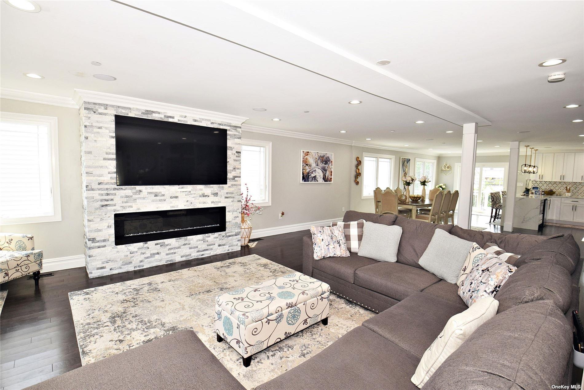46 E Fulton Street Property Photo 19
