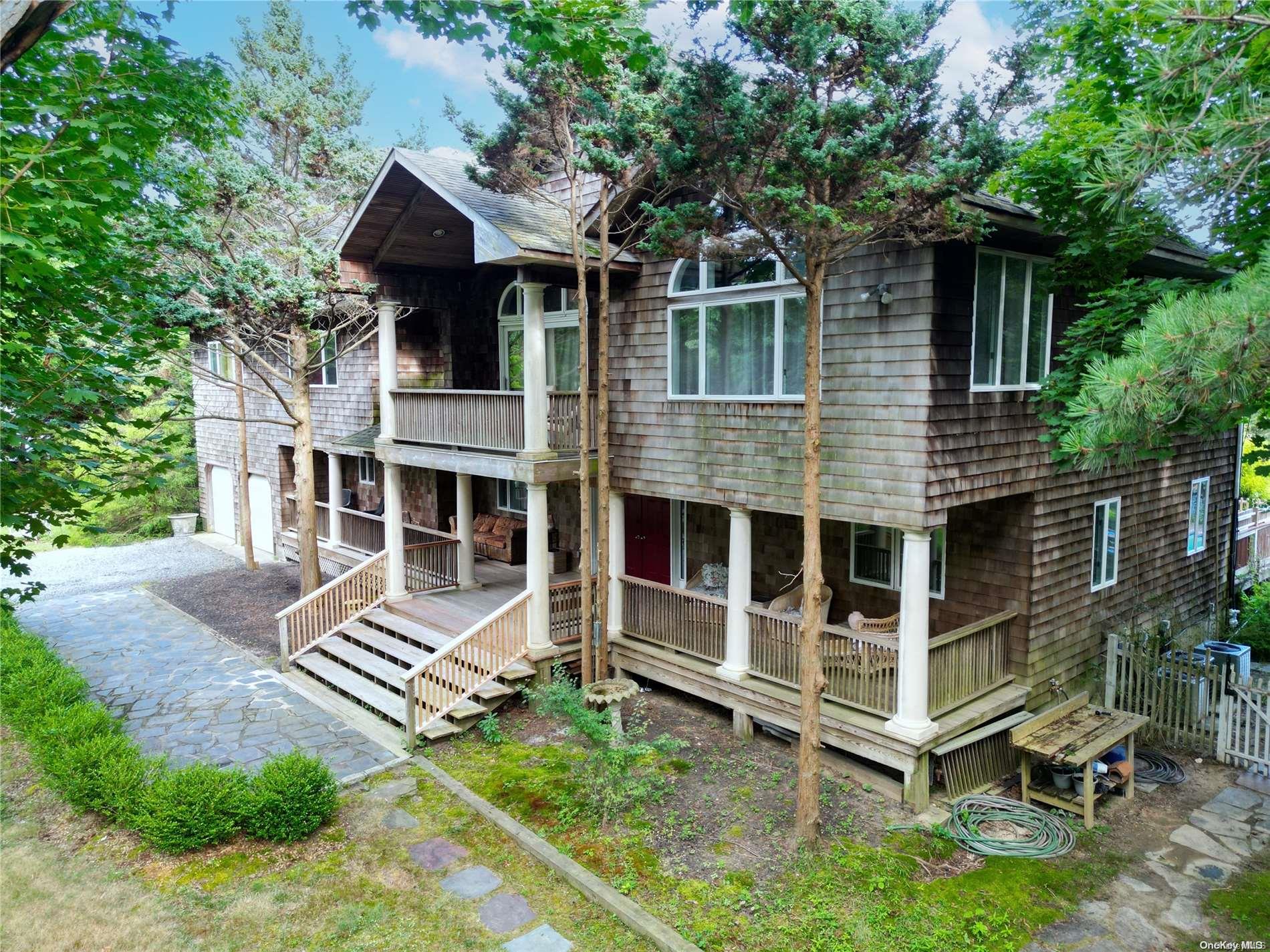 28 Club Lane Property Photo 3