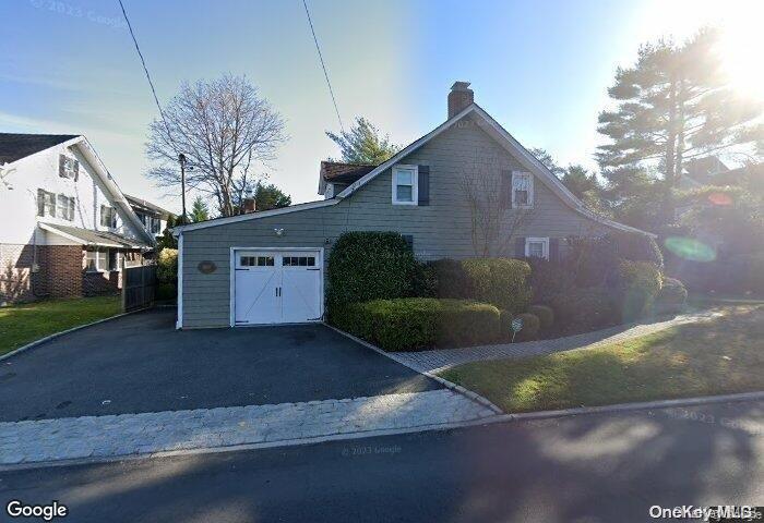 998 E Broadway Property Photo 2