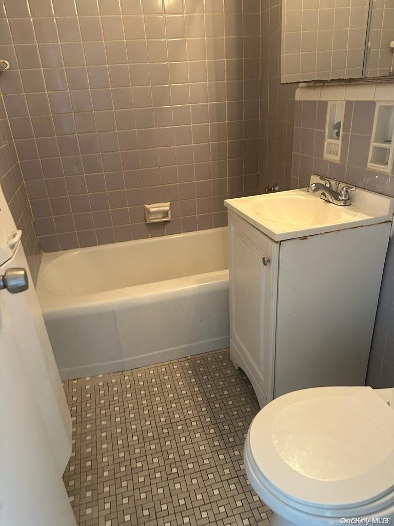 97-10 62 Drive 4m Property Photo 12
