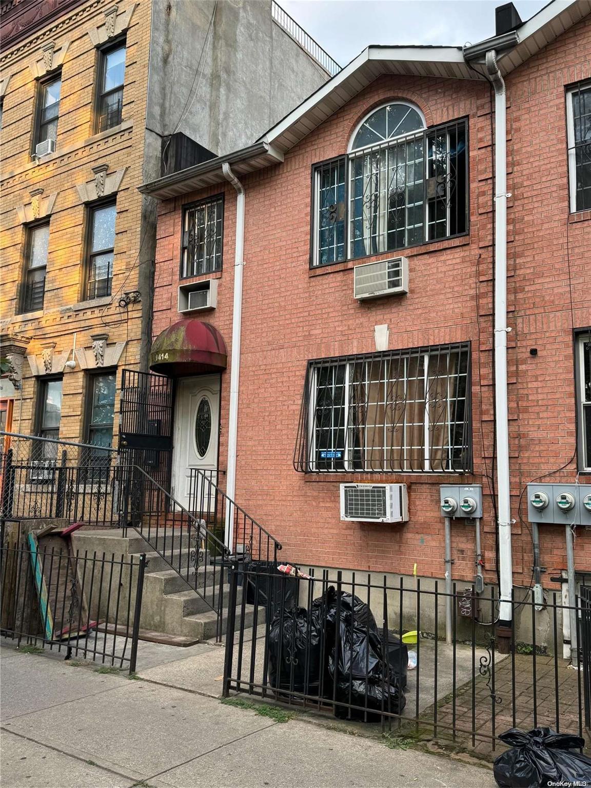 1414 Putnam Avenue Property Photo