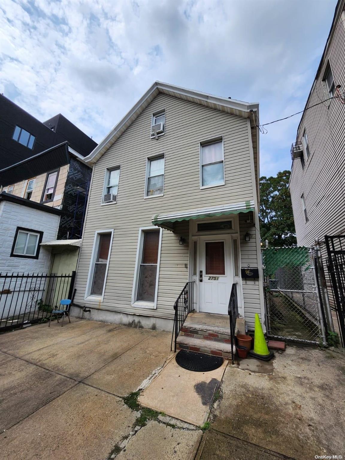 2751 Fulton Street Property Photo