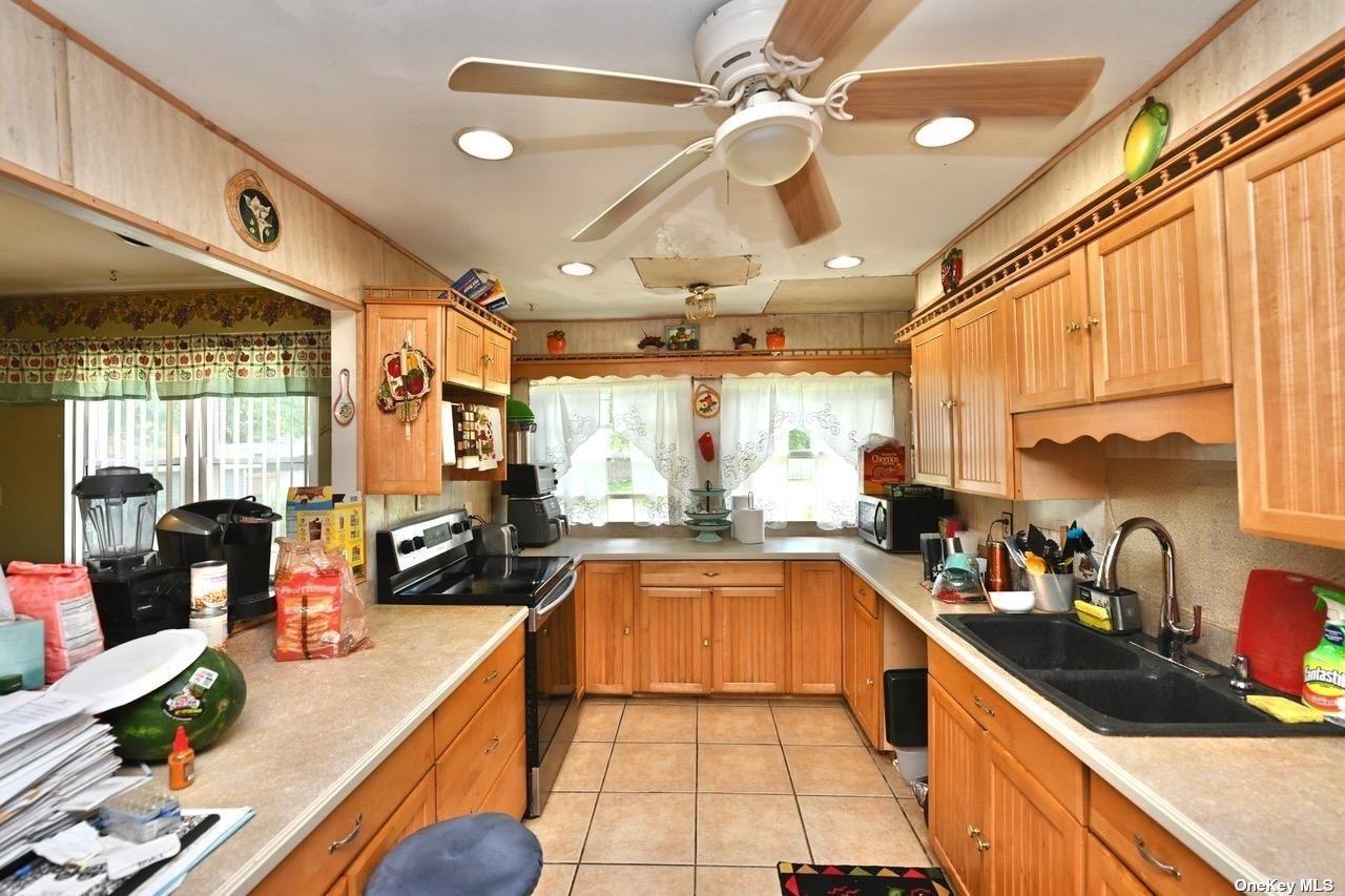 1150 Connetquot Avenue Property Photo 7