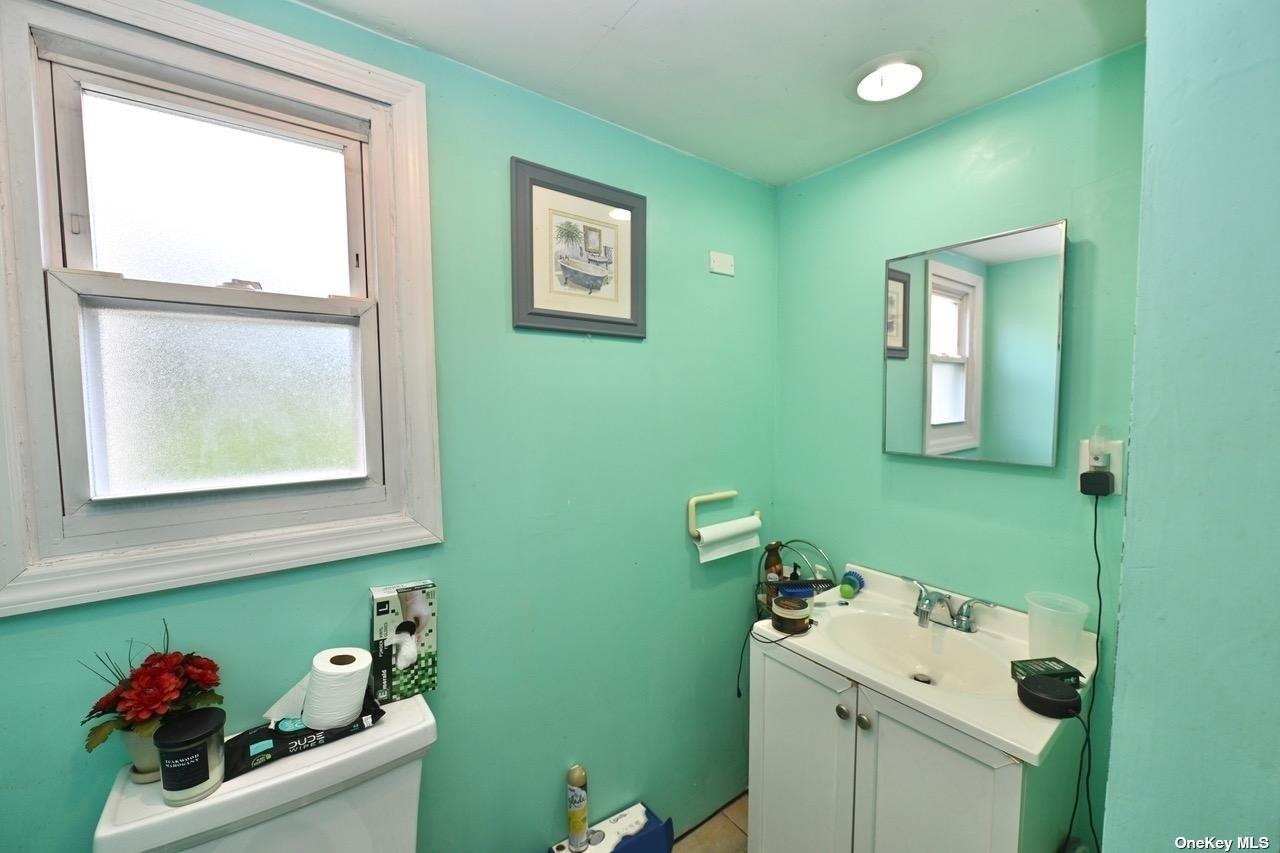 1150 Connetquot Avenue Property Photo 9