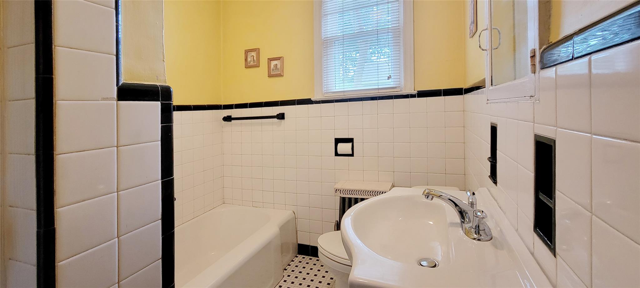 138 Hewlett Avenue Property Photo 10
