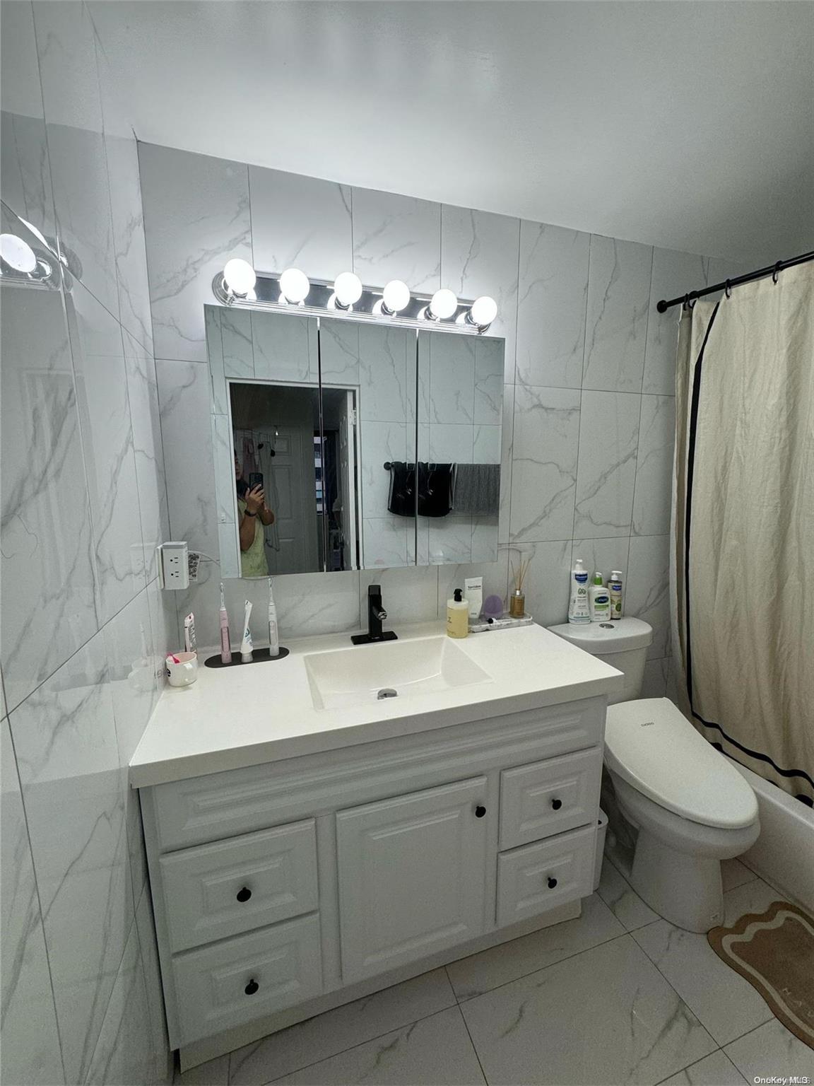 7-04 166th Street 6d Property Photo 2