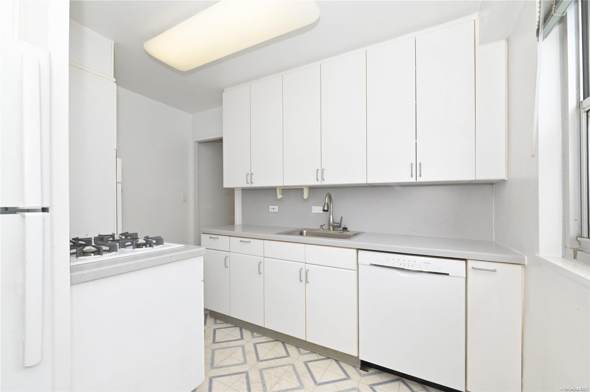 110-11 Queens Blvd. 2h Property Photo 19