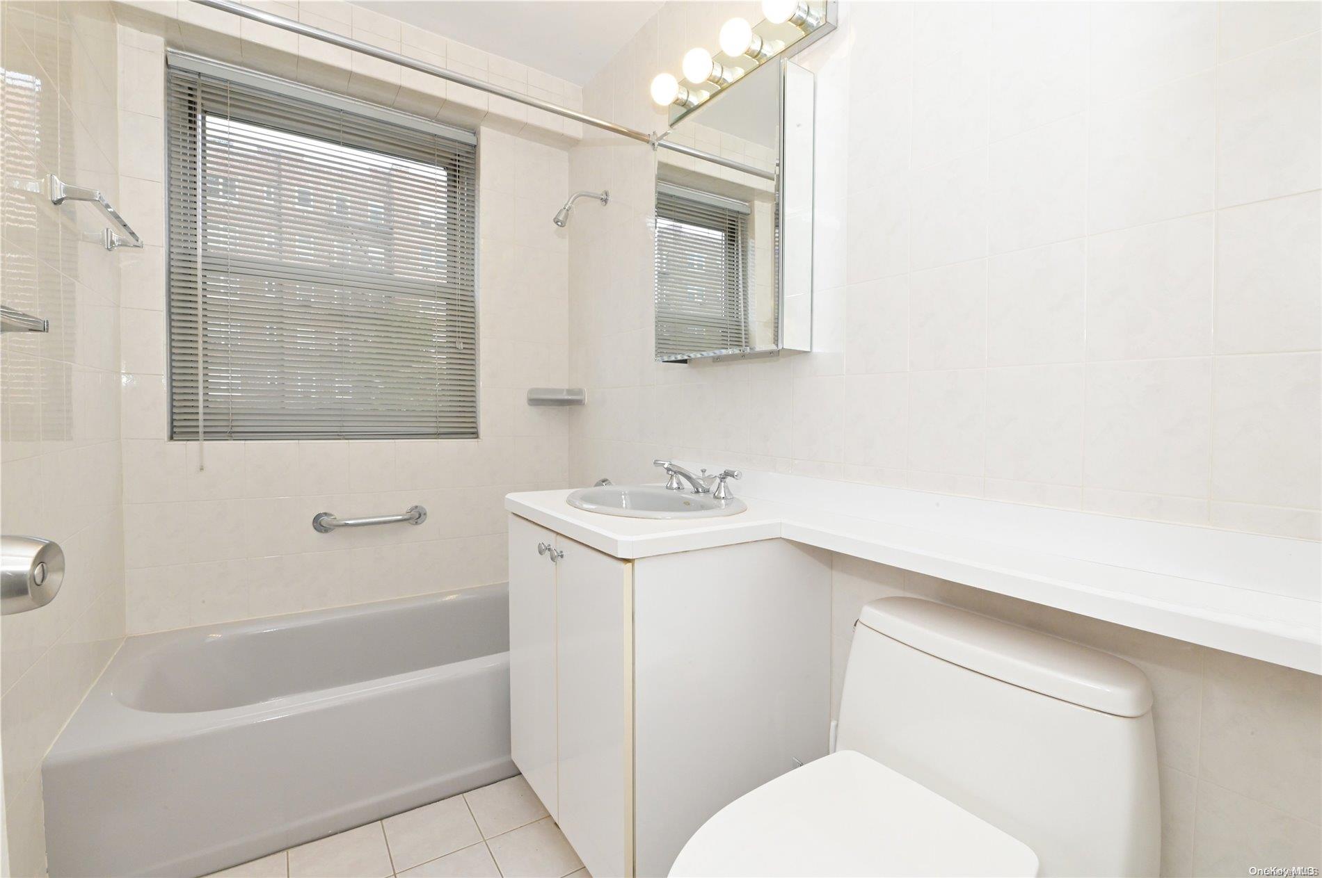 110-11 Queens Blvd. 2h Property Photo 25