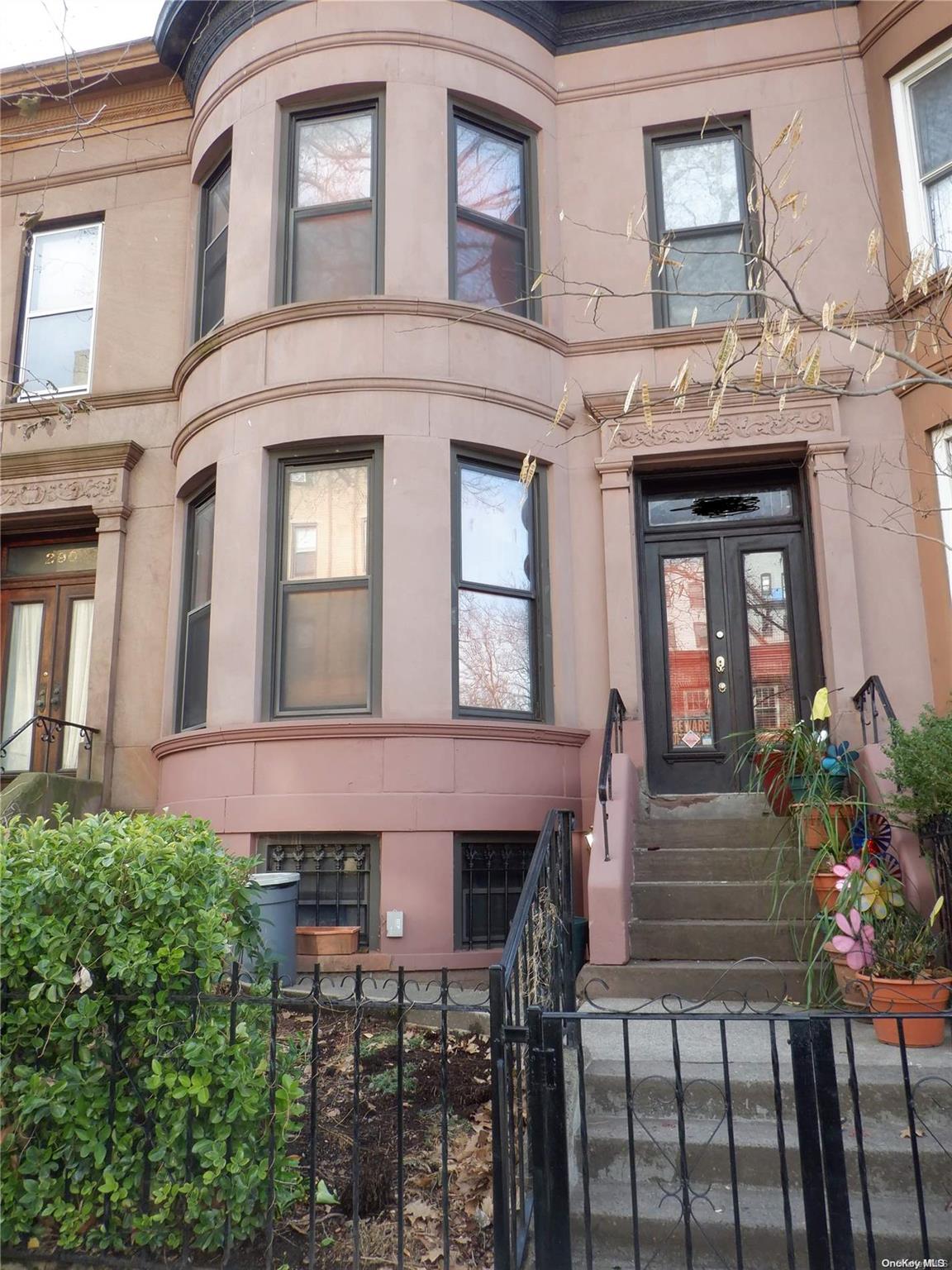 288 Sterling Street Property Photo