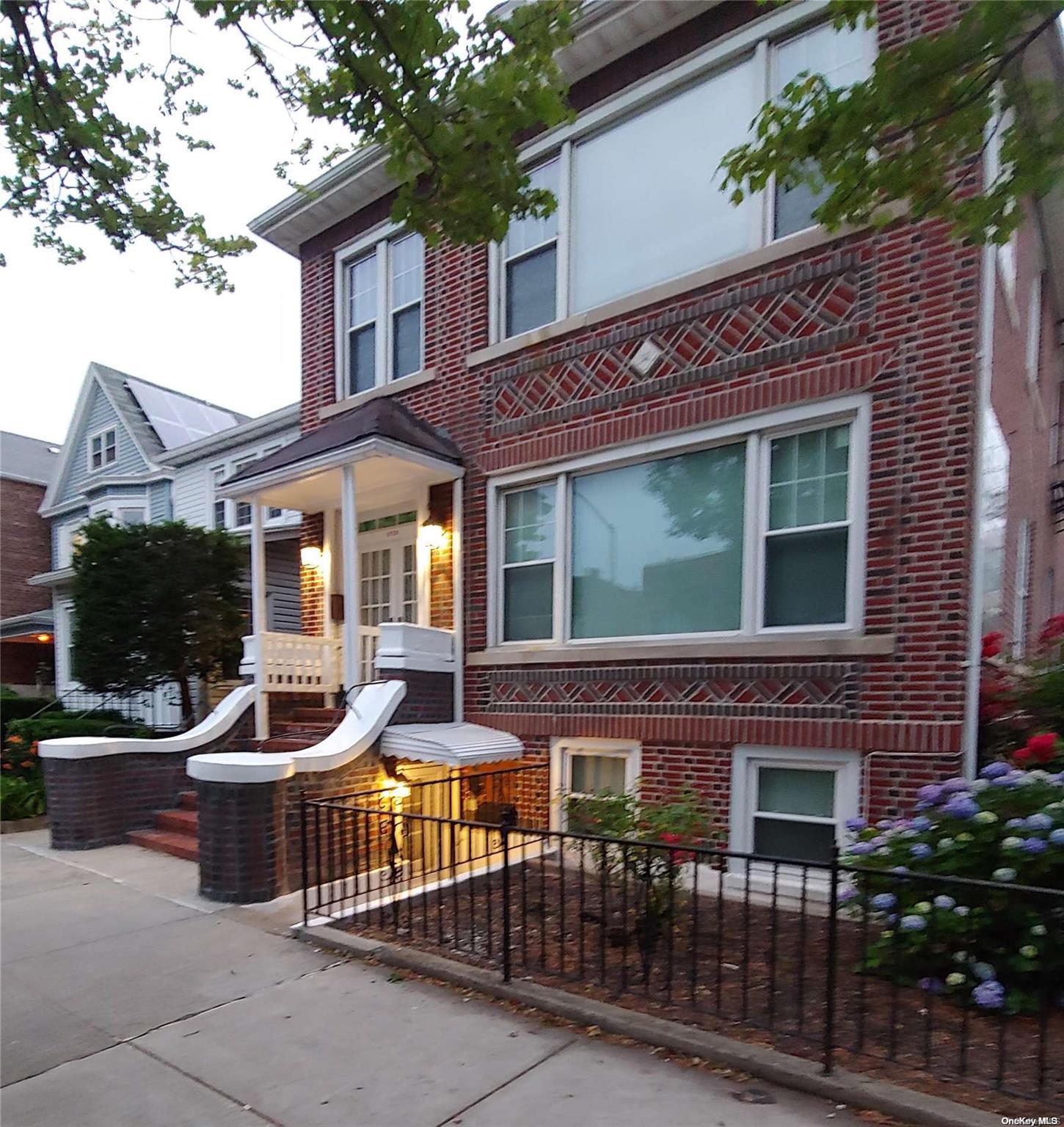 1738 Hobart Avenue Property Photo