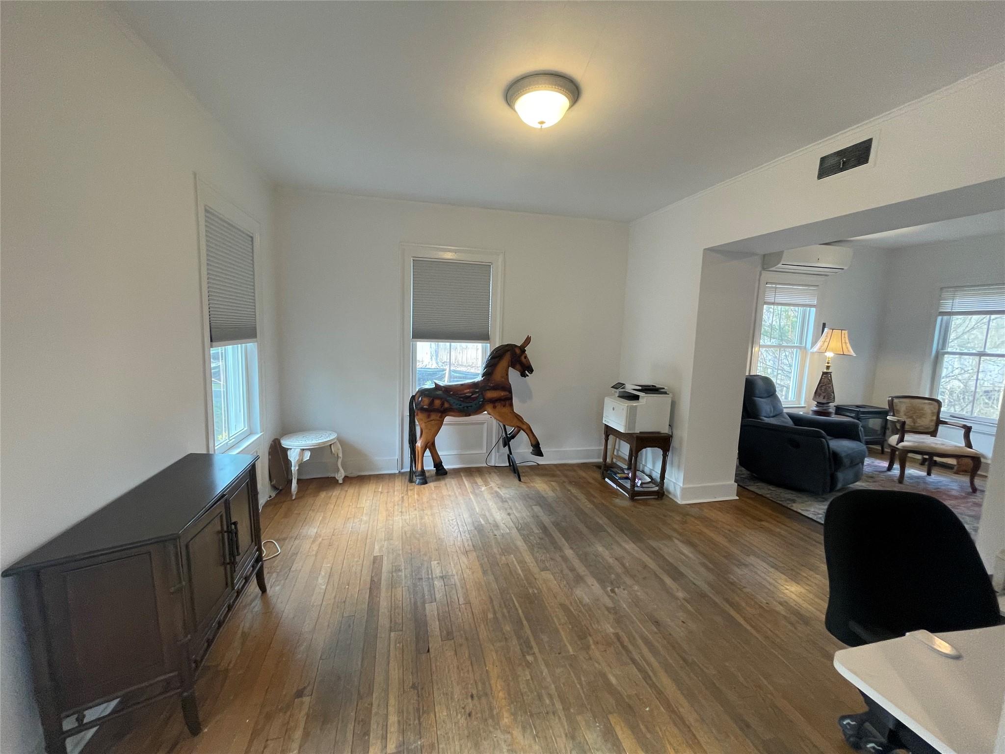 190 S Country Road Property Photo 8