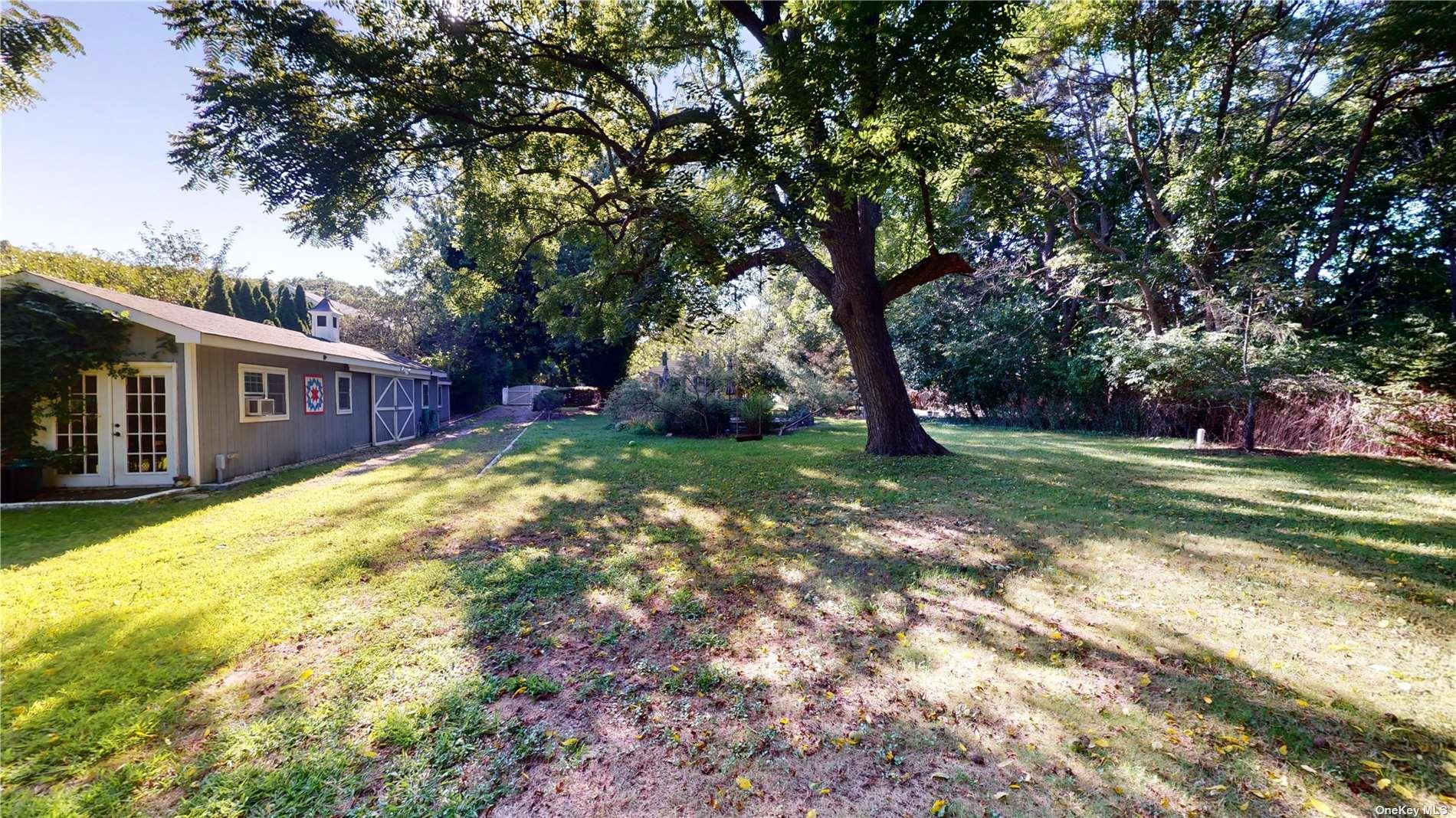 190 S Country Road Property Photo 17