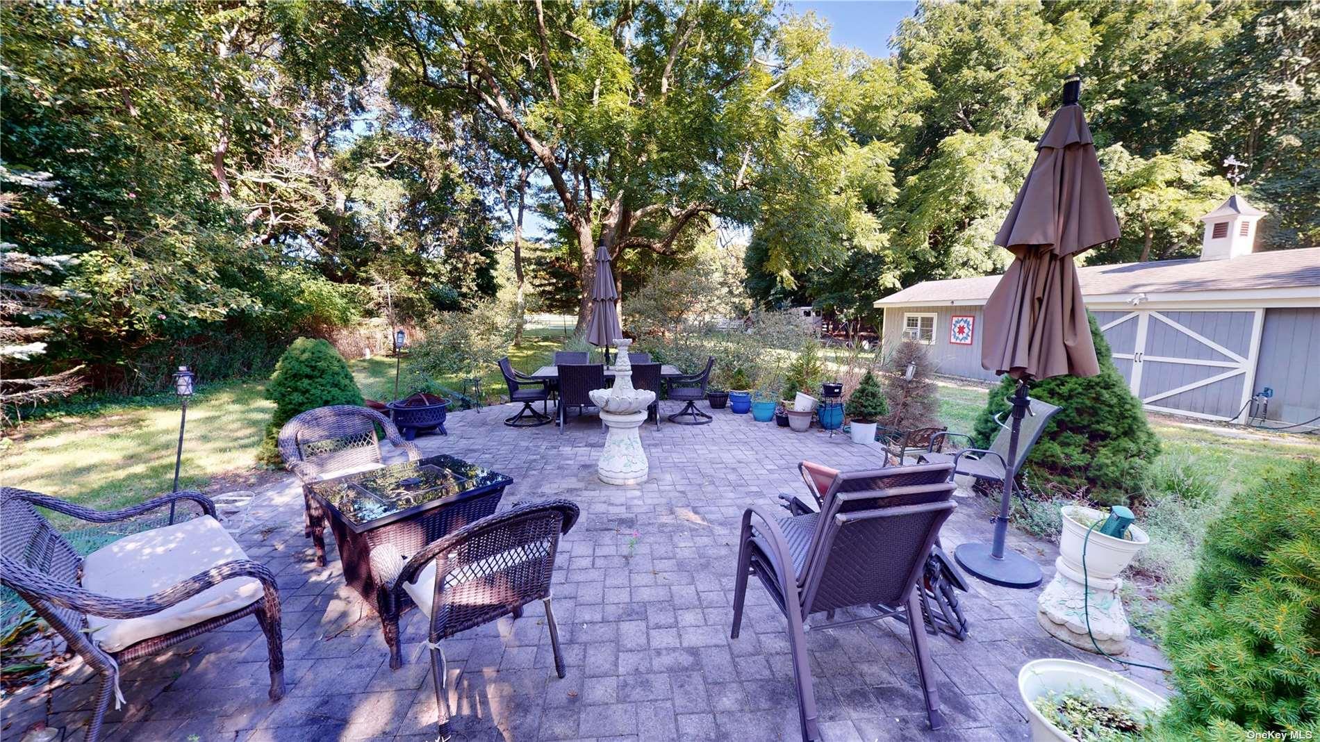 190 S Country Road Property Photo 19