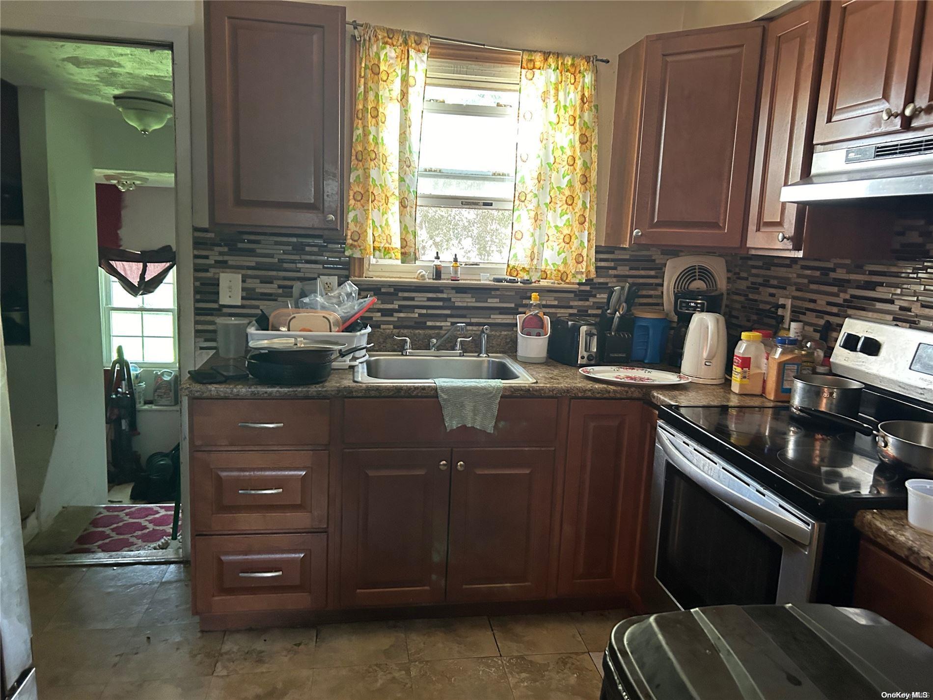 15 Willow Street Property Photo 2