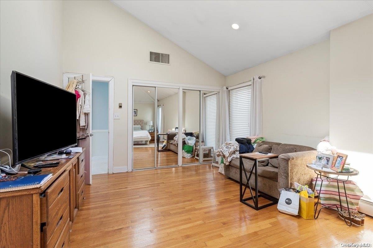 356 Granada Parkway Property Photo 9