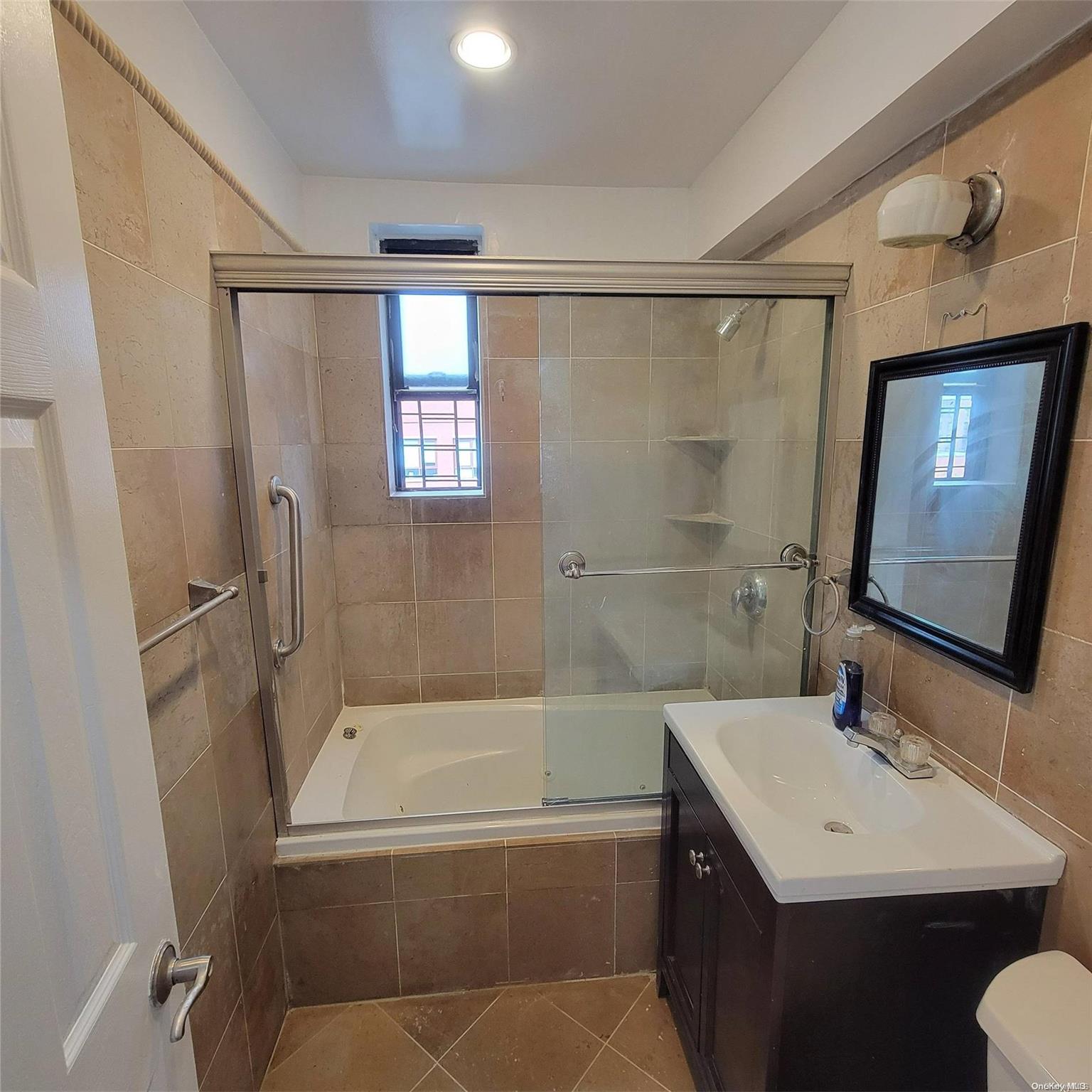 137-40 45 Avenue 3h Property Photo 8