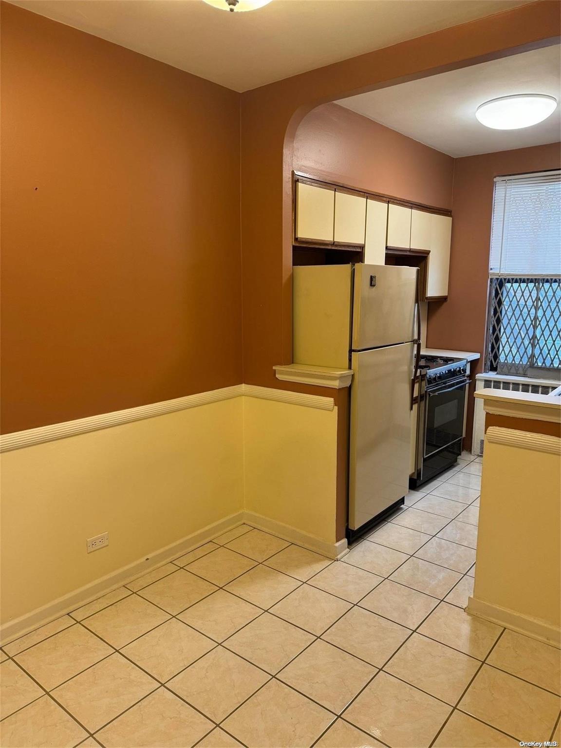 67-71 Yellowstone Boulevard 4c Property Photo 11