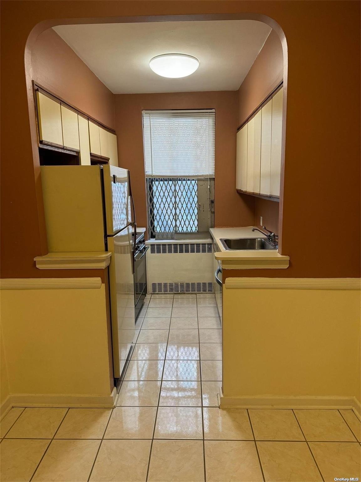 67-71 Yellowstone Boulevard 4c Property Photo 13