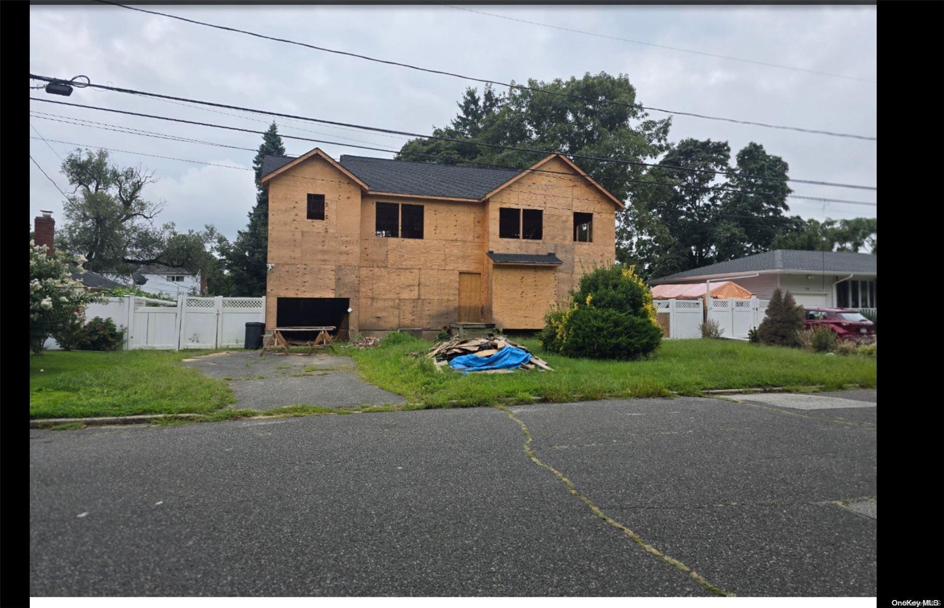 140 Floyd Street Property Photo 1