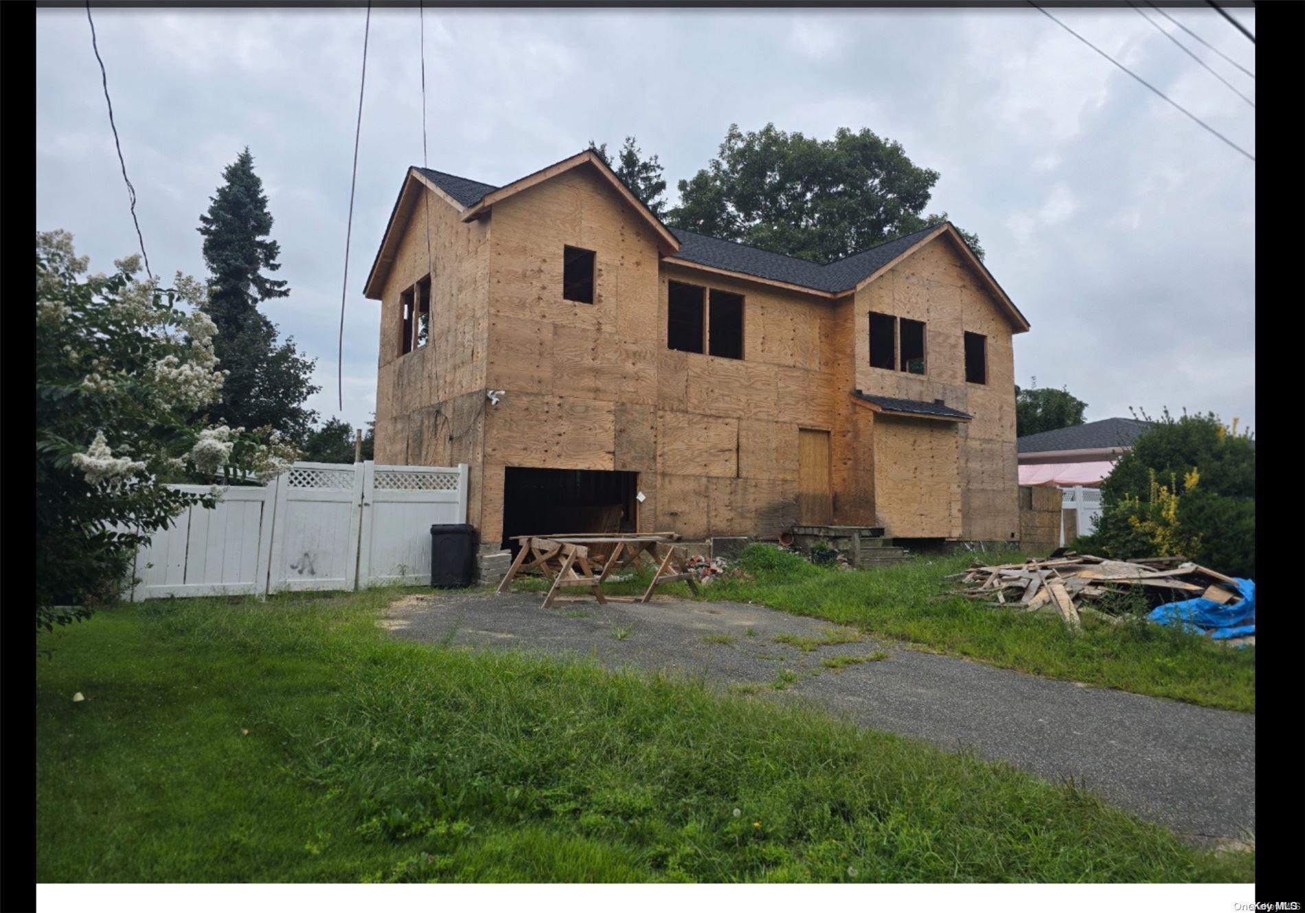 140 Floyd Street Property Photo 3