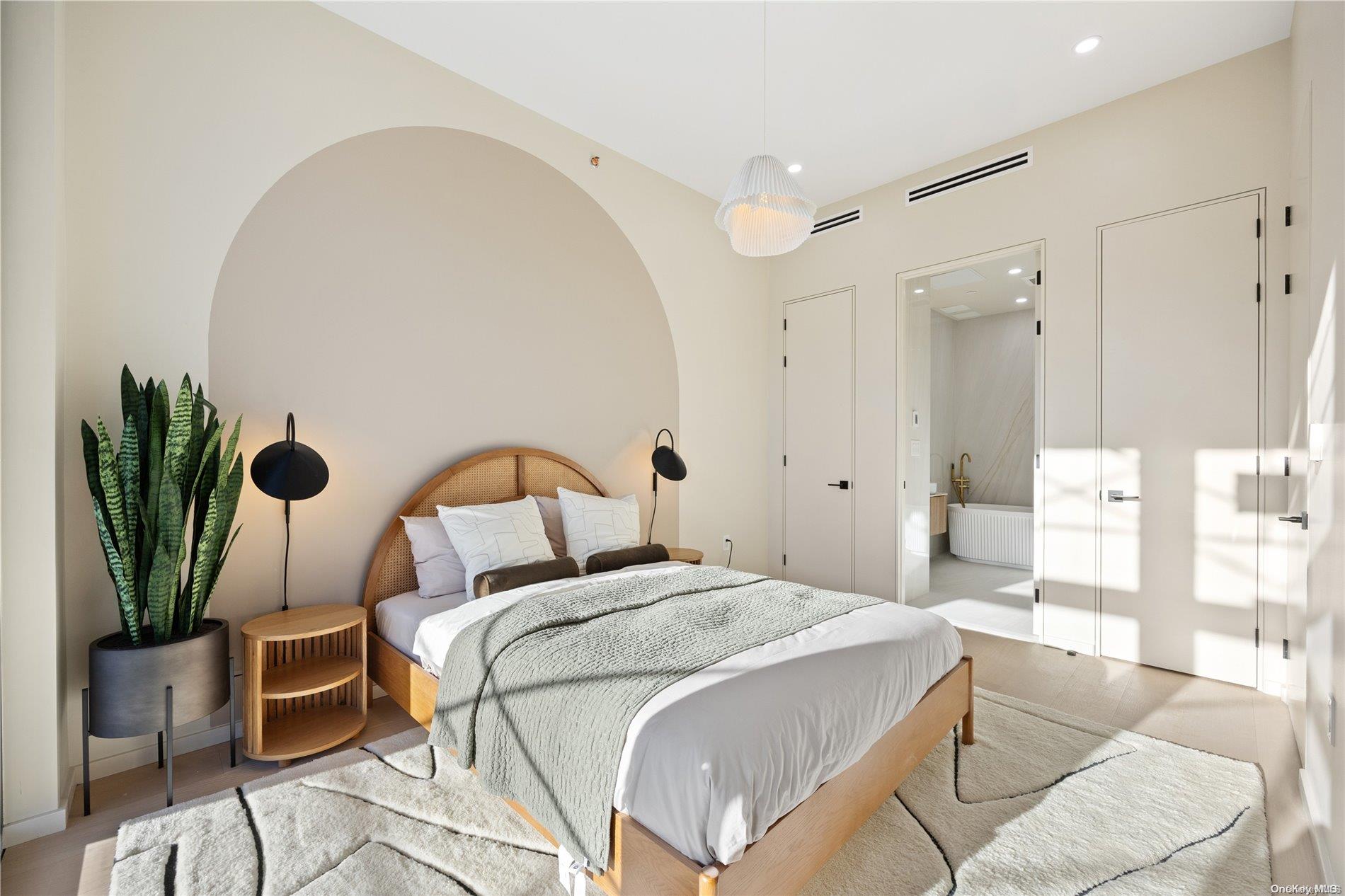 31-16 21st Street 4D Property Photo 1